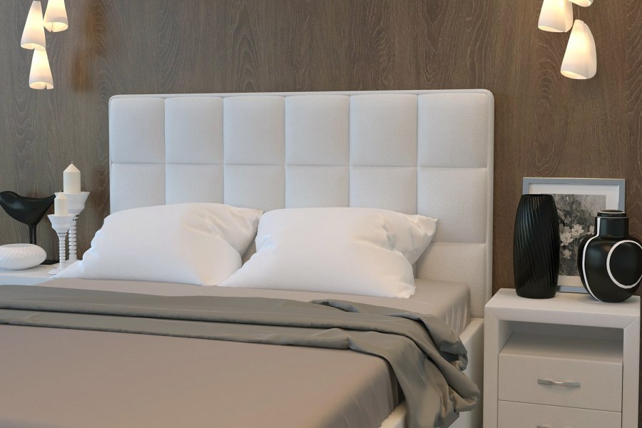 Кровать с мягкими панелями