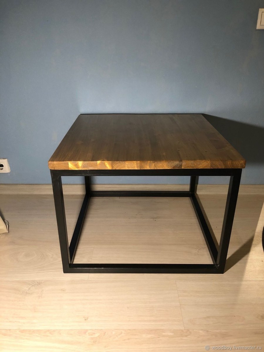 Столик из металла