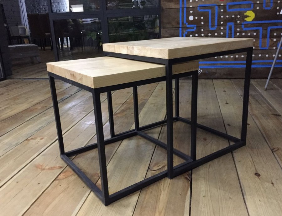 Стол из металла