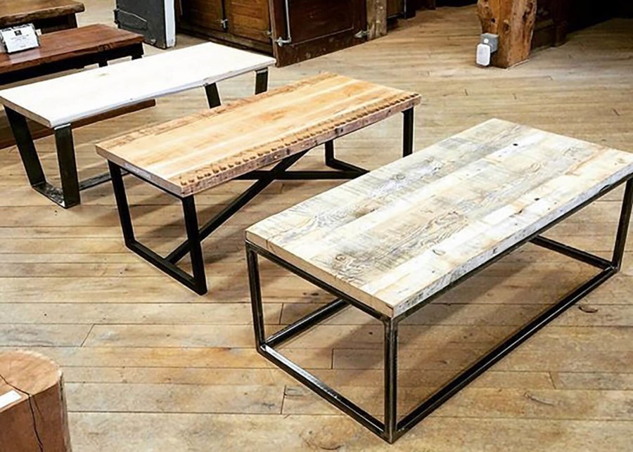 Hughes Woodworks Ореховый журнальный столик