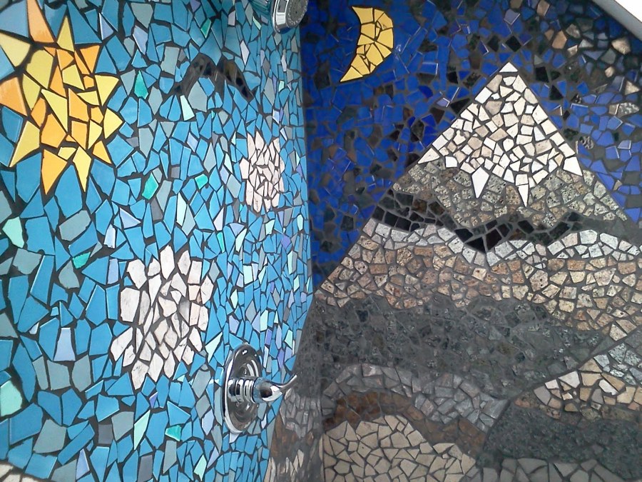 Мозаика из плитки на стену