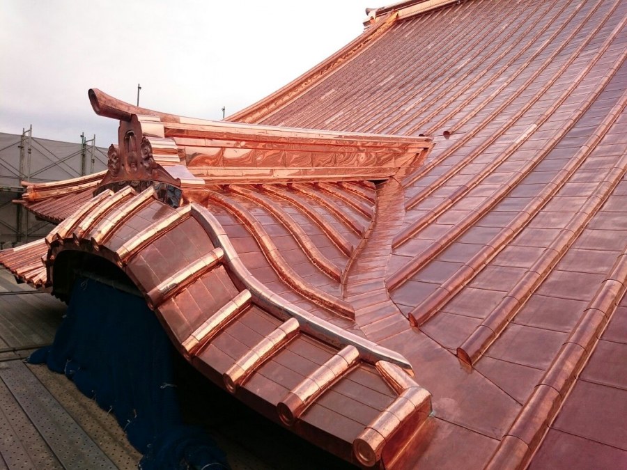 Фальцевая вальмовая кровля