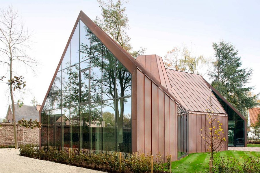 Дом с медной крышей