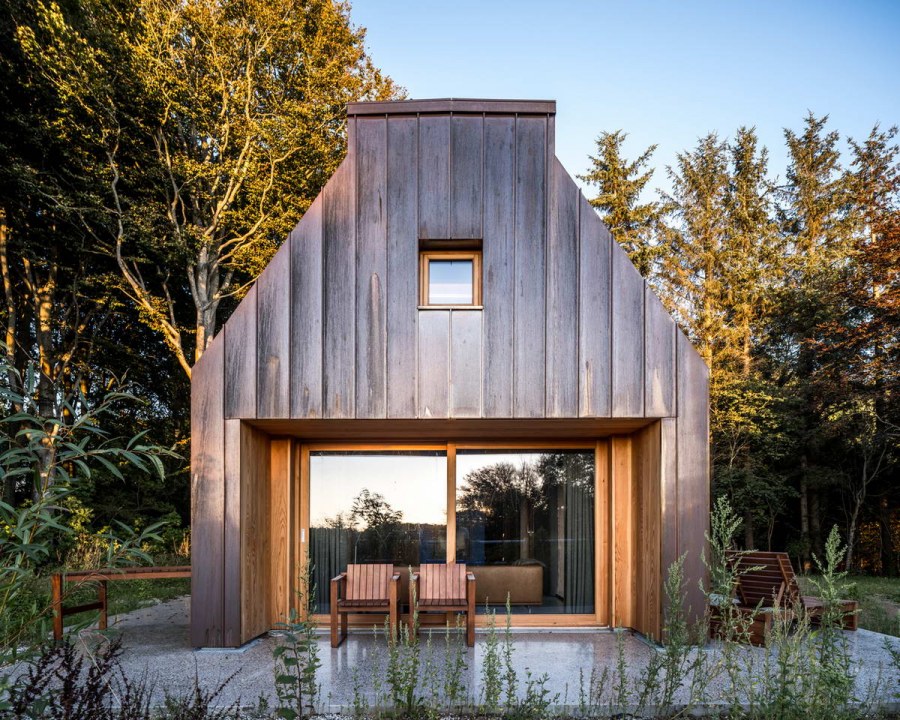 Дом обшит медью