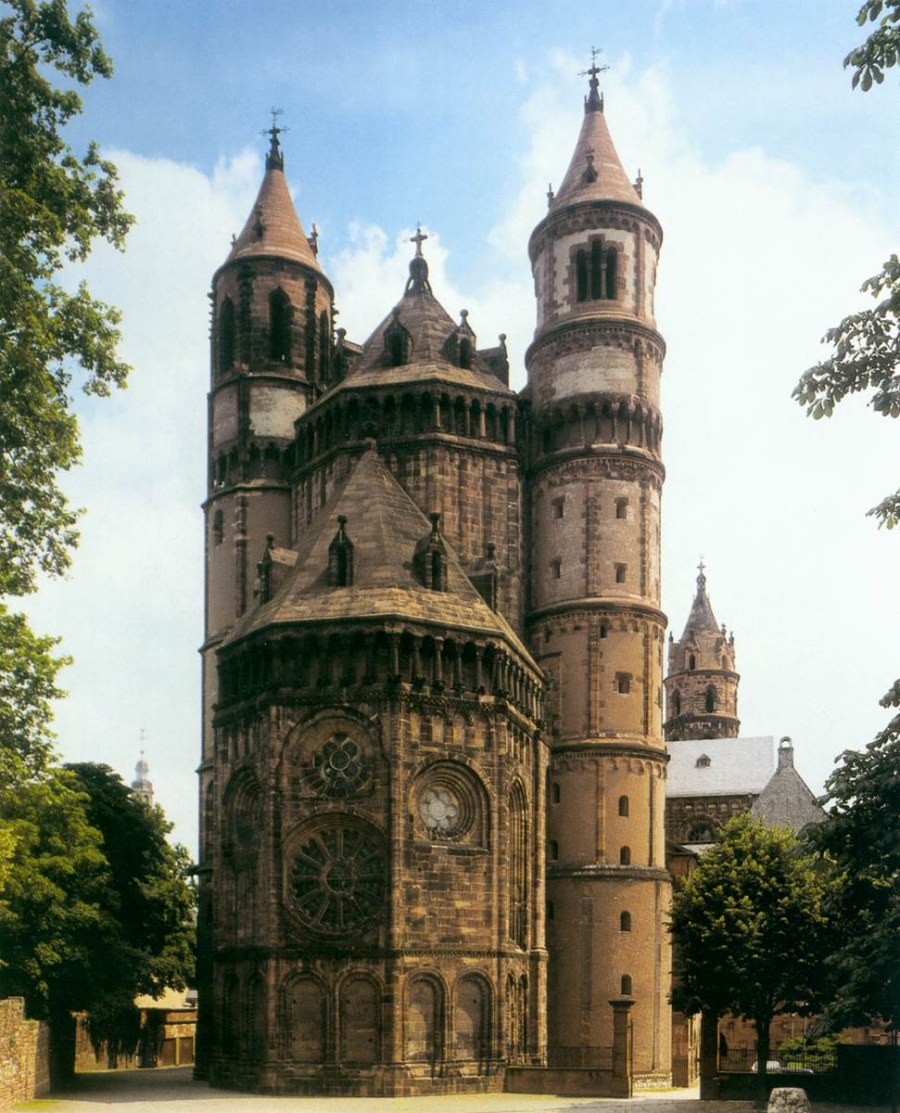 Собор в романском стиле