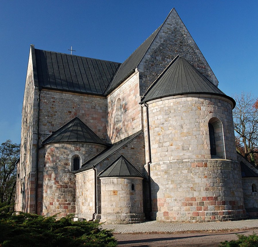 Монастырь Петра и Павла Крушвица Польша 1120 год