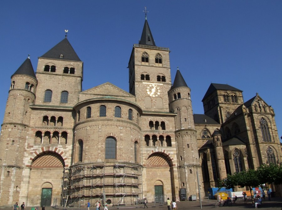 Храм крепость романский стиль