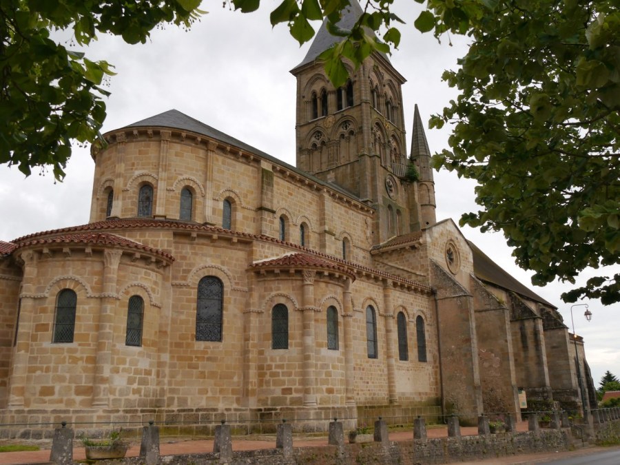 Собор в романском стиле