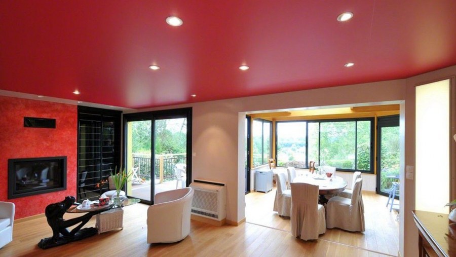 Разноцветный потолок из гипсокартона