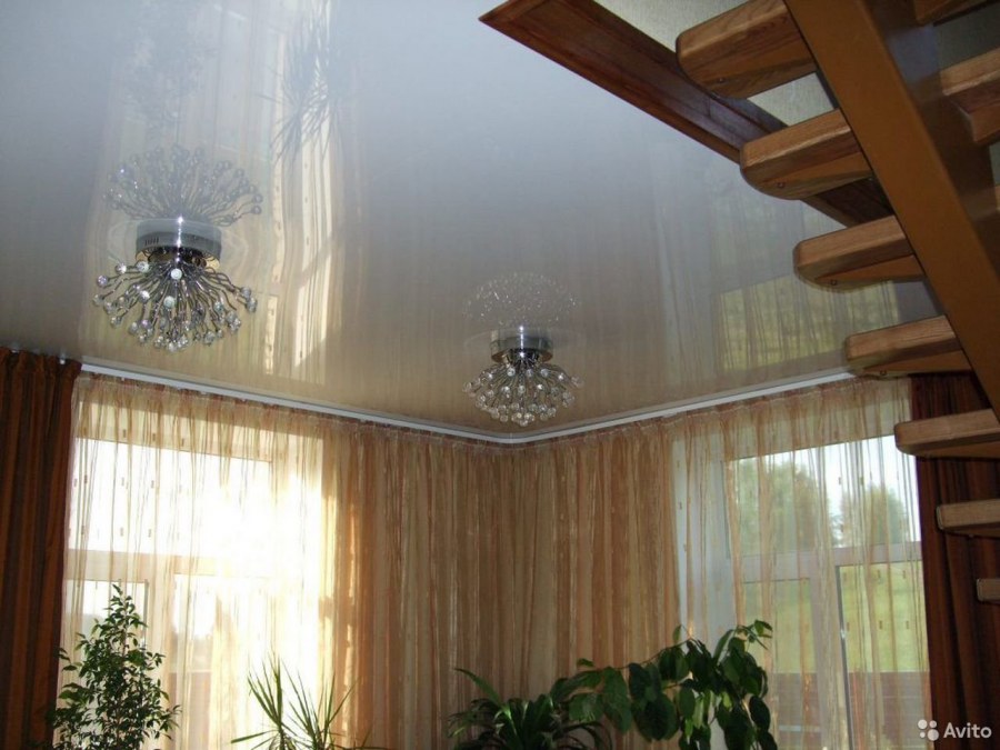 Натяжные потолки в частном доме