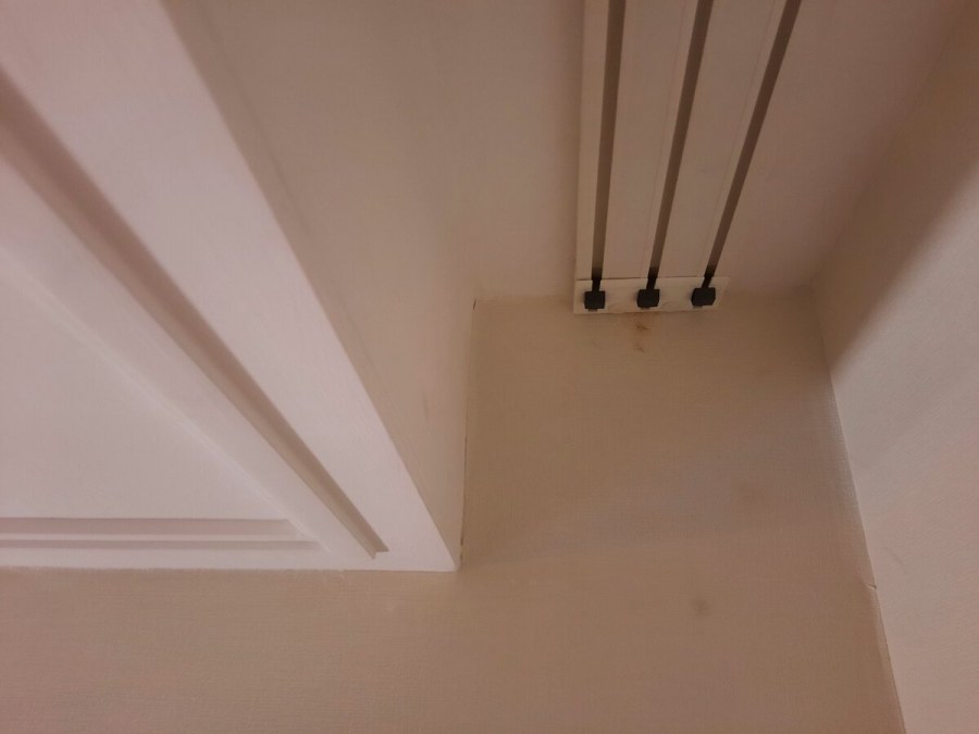 Пластиковые уголки для стен в интерьере