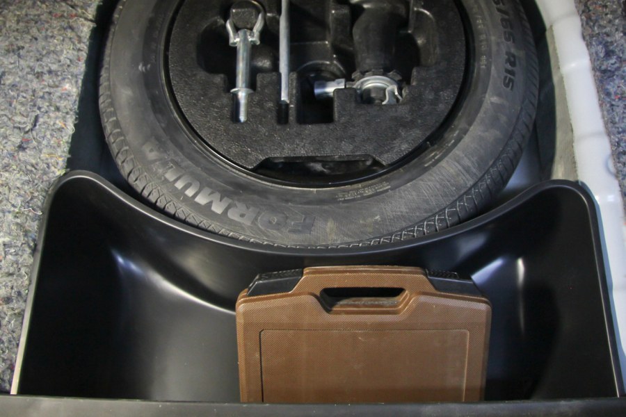 Потолочный плинтус для гипсокартонного потолка