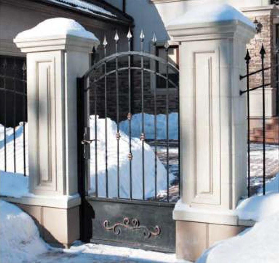 Каменное ограждение в классическом стиле