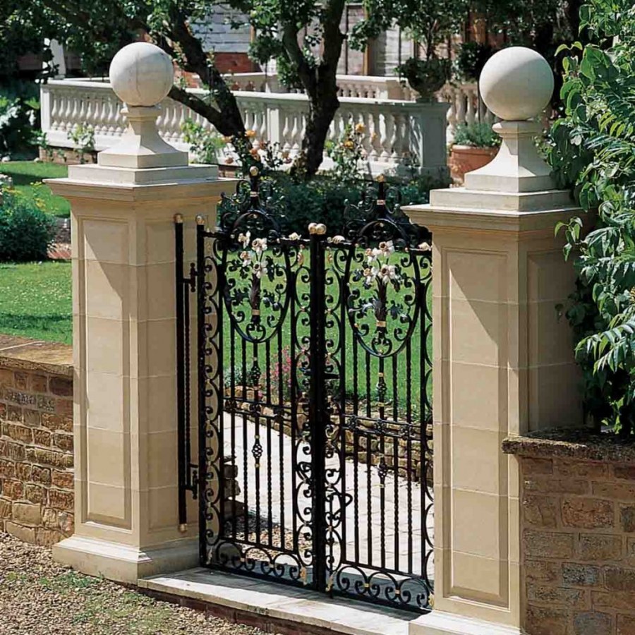 Забор с колоннами