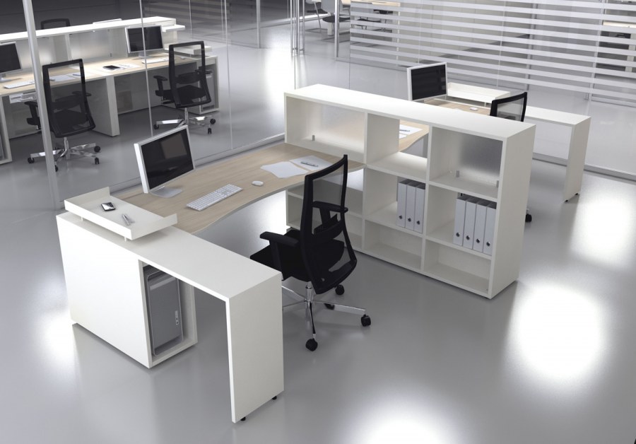 Офис с белой мебелью