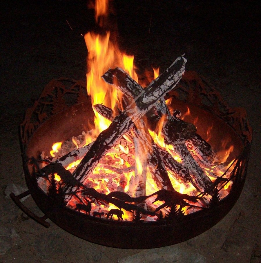 Кострище из натурального камня