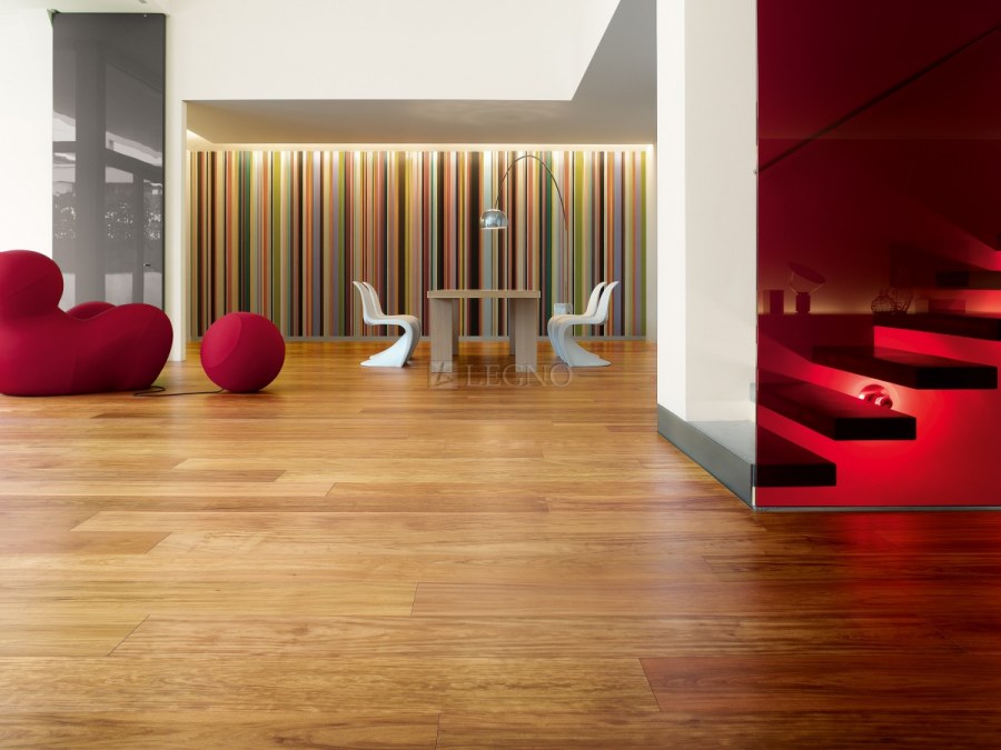 Магазин полов и дверей в Америке