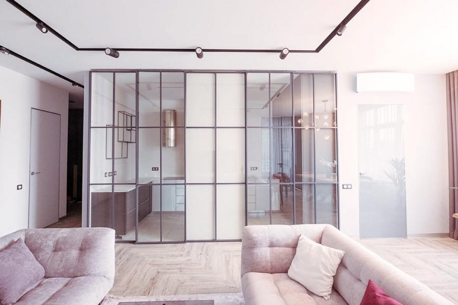 Стеклянные перегородки в интерьере