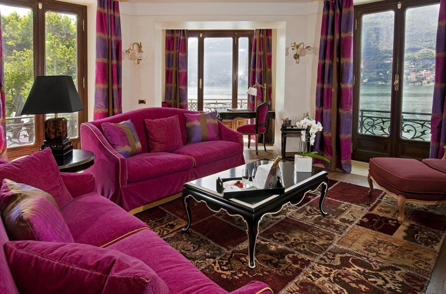 Бордовый ковер в интерьере