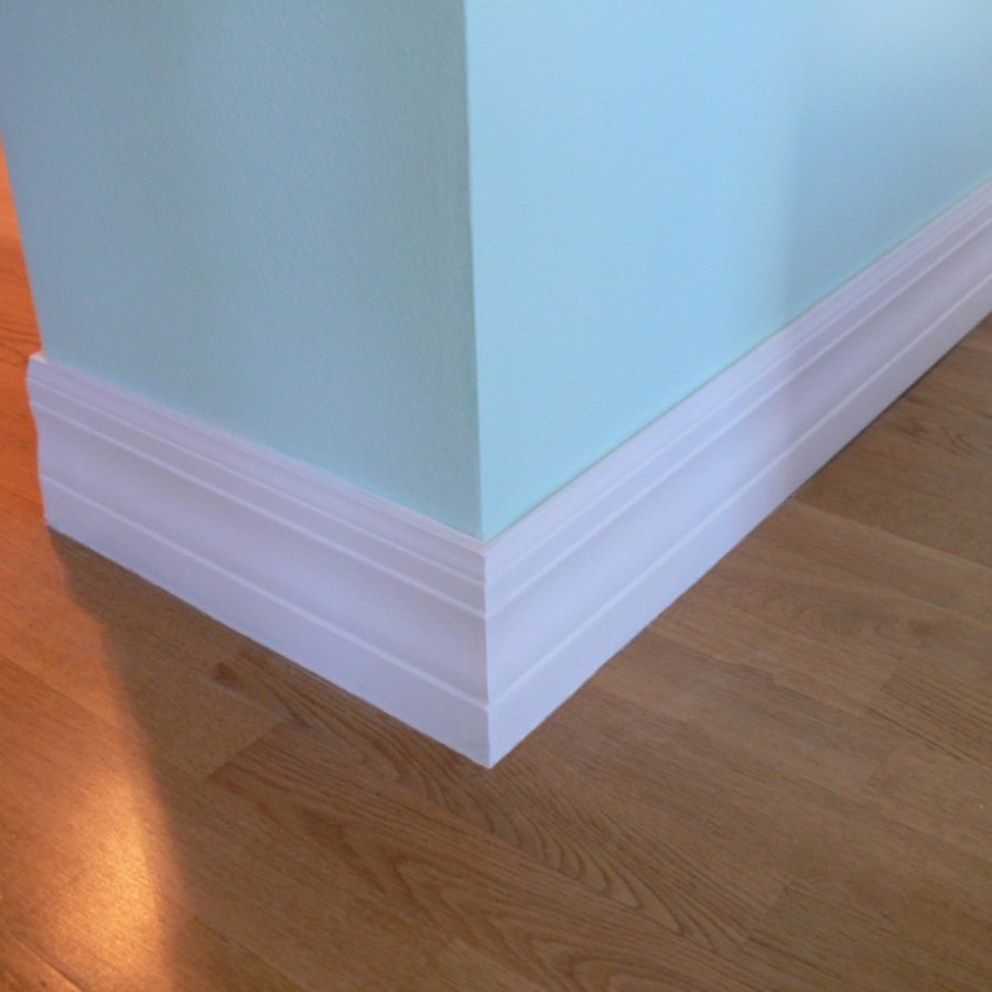 Напольный плинтус Base 1212