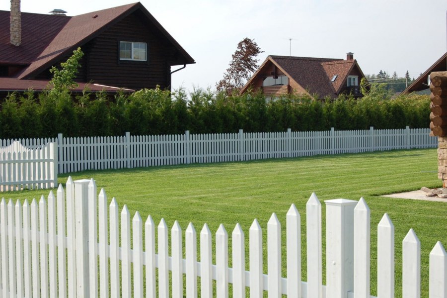 Забор для загородного участка