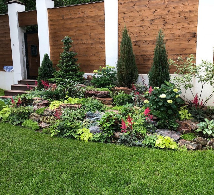 Хвойный рокарий миксбордер