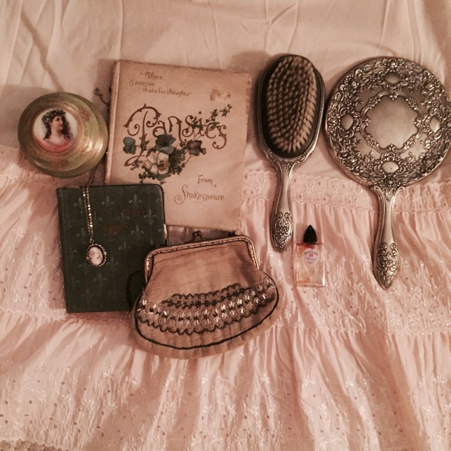 Винтажные вещи Эстетика