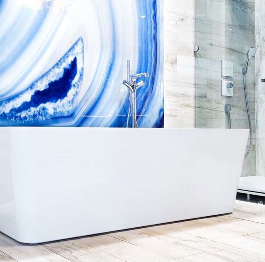 Панно из эпоксидной смолы в ванную