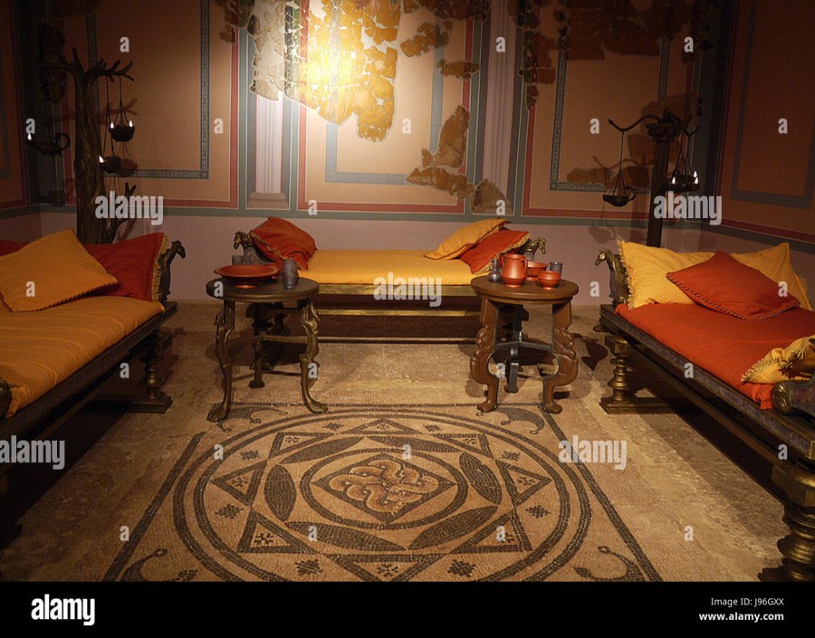 Триклиний в древнем Риме