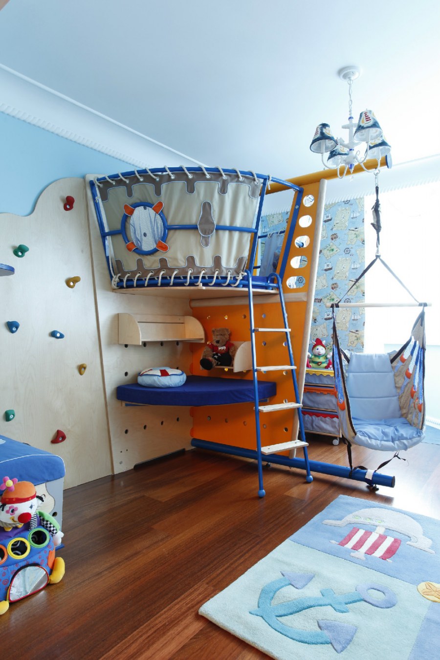 Детский уголок в комнате