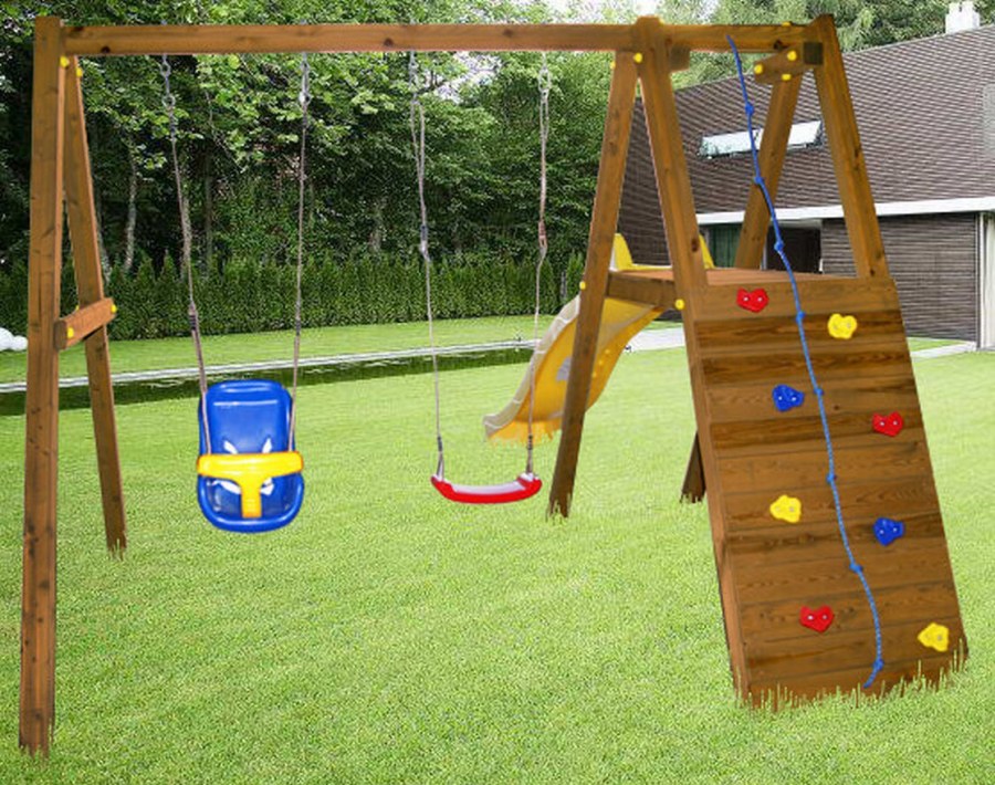 Детские качели на площадке