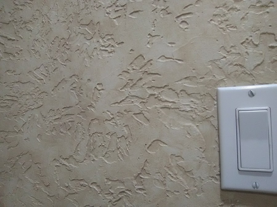 Венецианская штукатурка короед