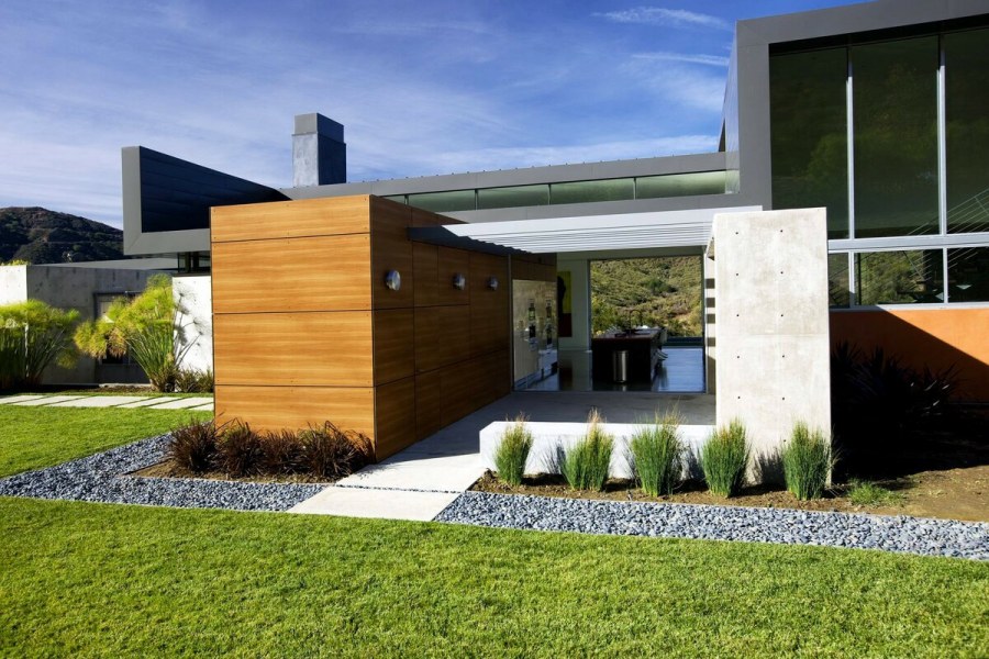 Ландшафтный Архитектор – Хироки Мацуура.