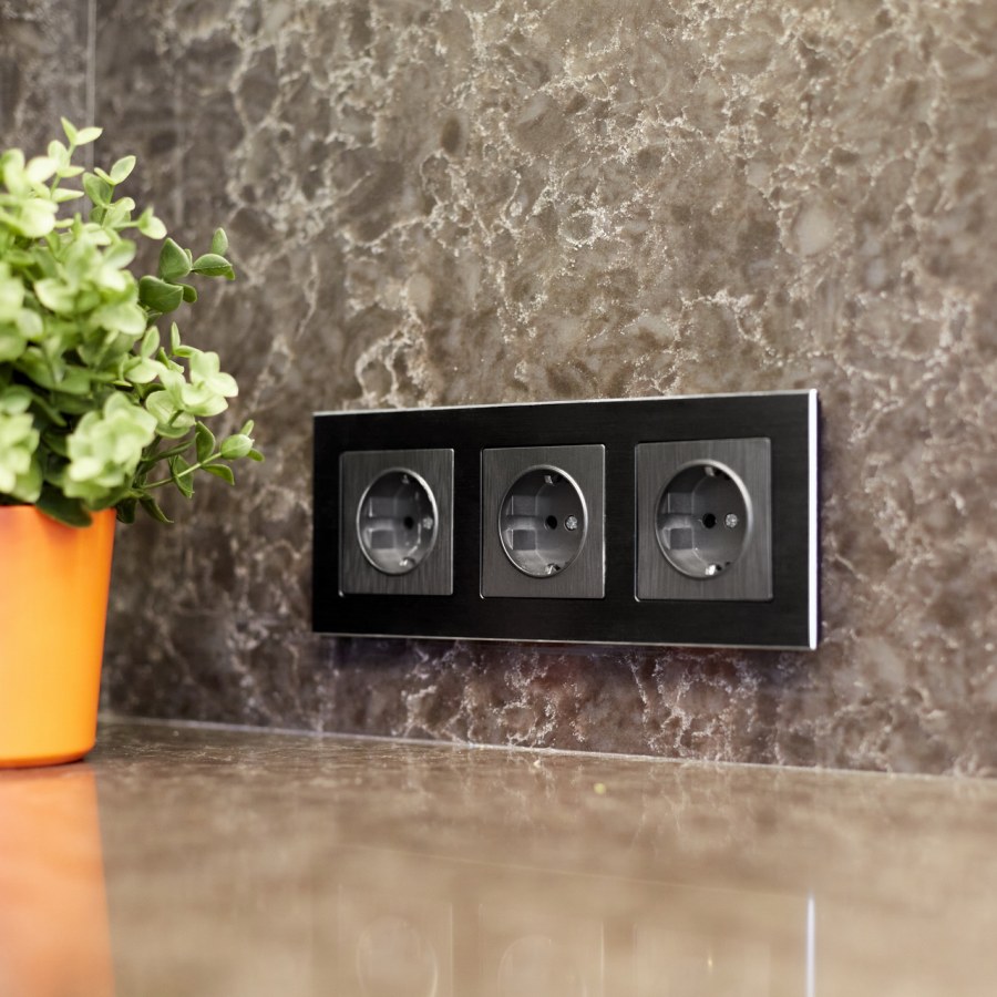 Розетка на стене