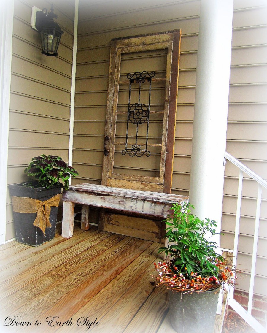 Лестница входная в дом деревянная