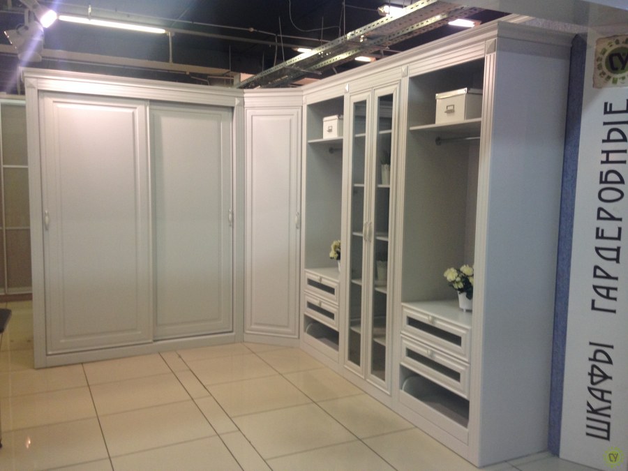 Гардеробные с фасадами