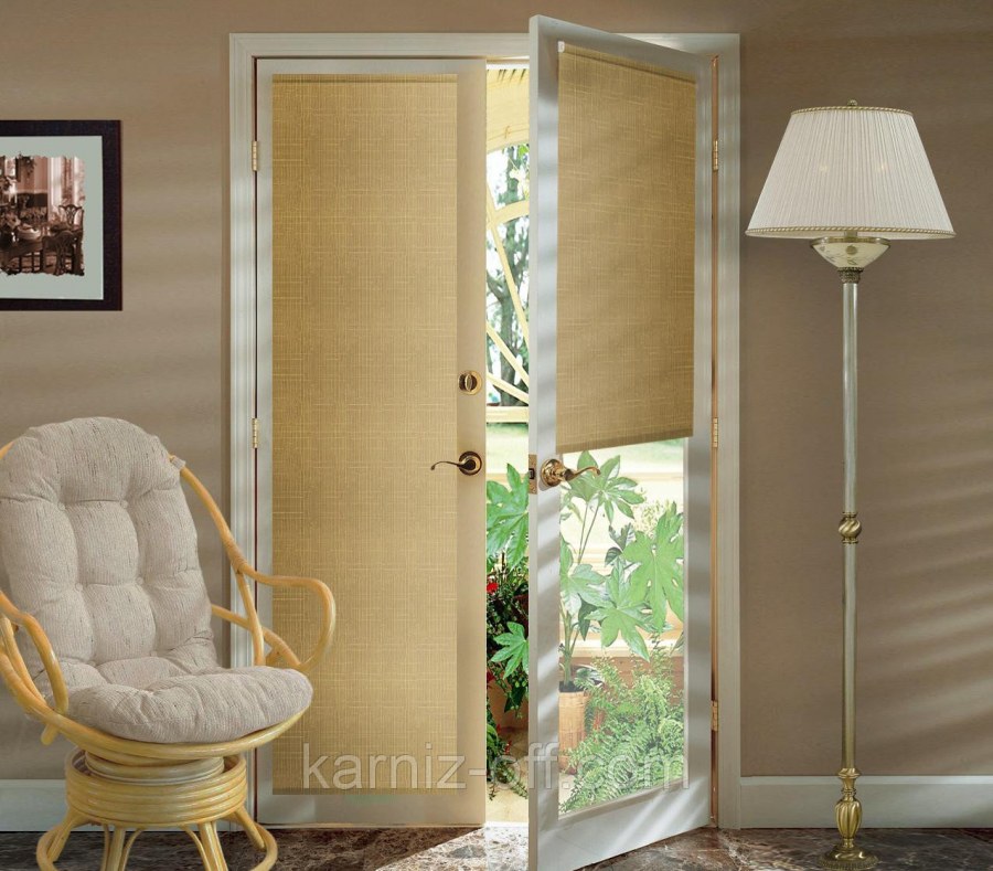 Рулонная штора намболконную дверь