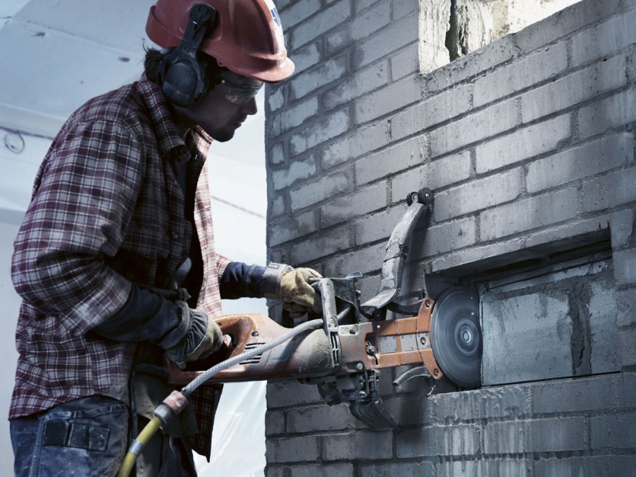 Резка бетона Хускварна