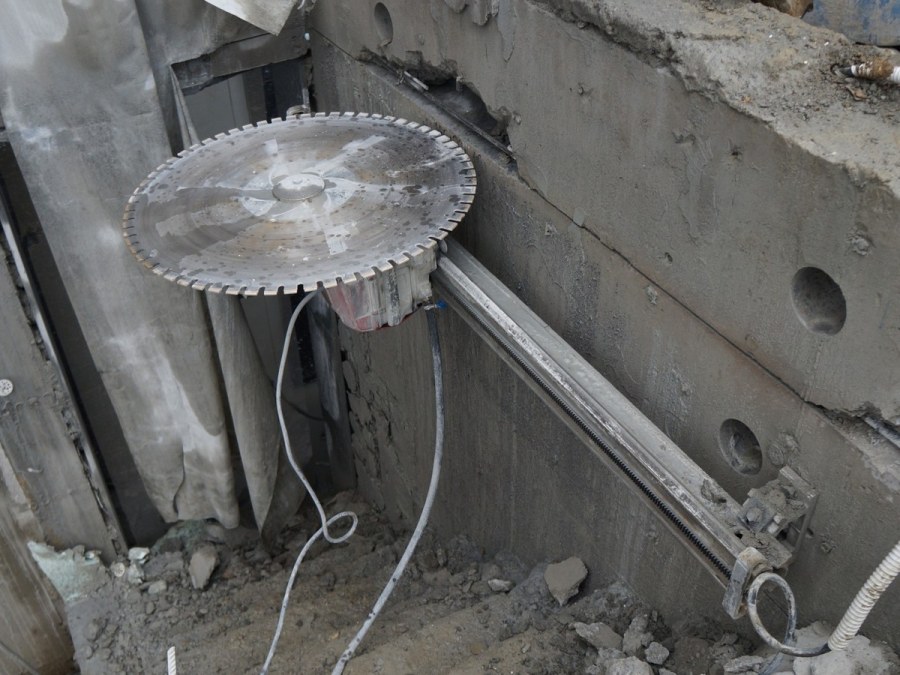 Алмазная резка проемов 600мм глубина