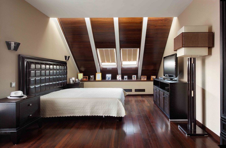 Большая спальня на мансарде