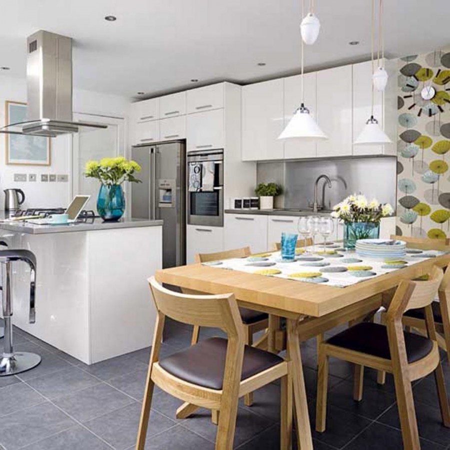 Кухня-гостиная с акцентной стеной