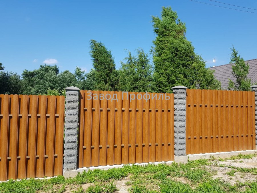 Забор из штакетника деревянного