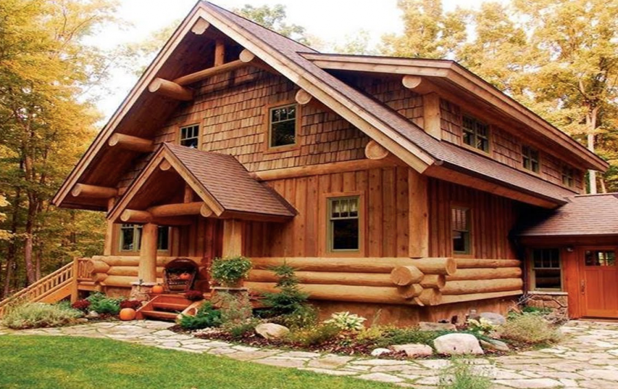 Красивый деревянный домик