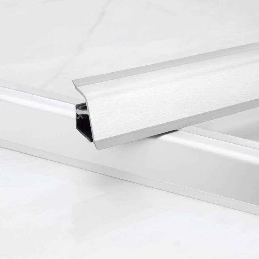 Плинтус Рехау 118 алюминий