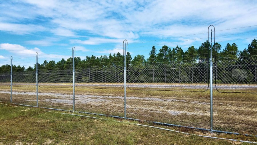 Бетонные колонны в интерьере