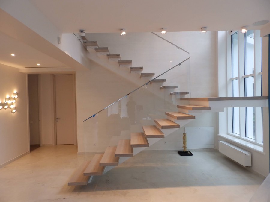 Отделка выступающей части стены