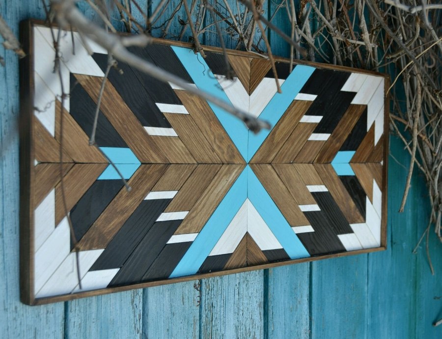 Панно из деревянных реек