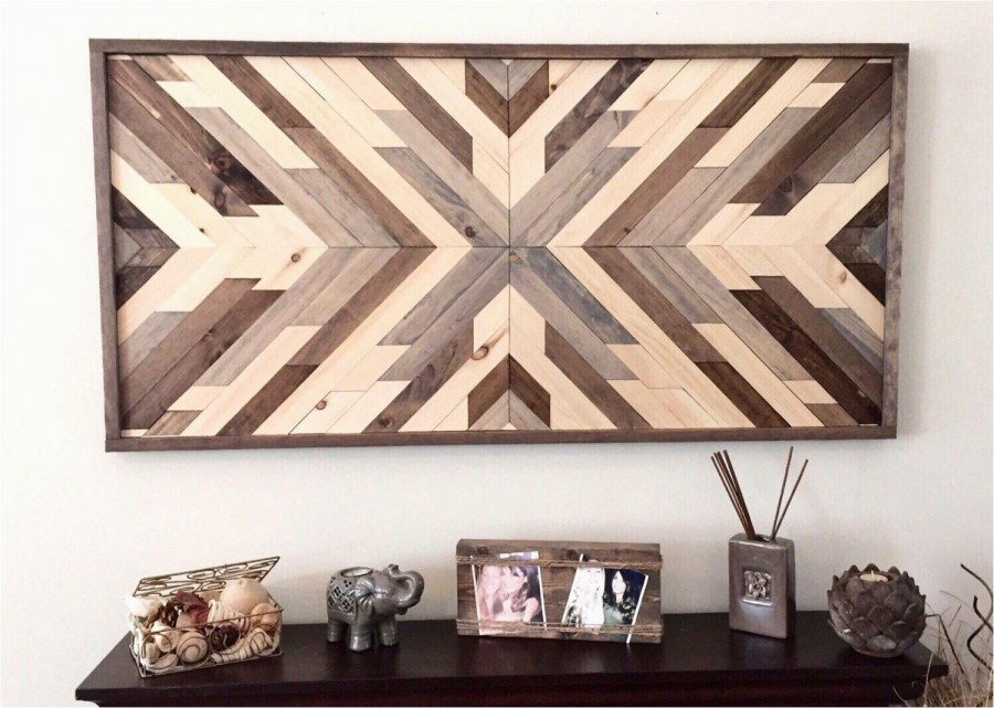 Деревянный декор на стену