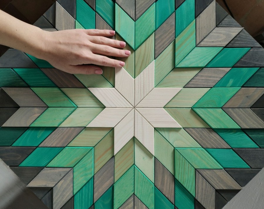 Панно из деревянных реек на стену