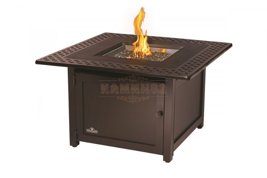 Стол с очагом для костра